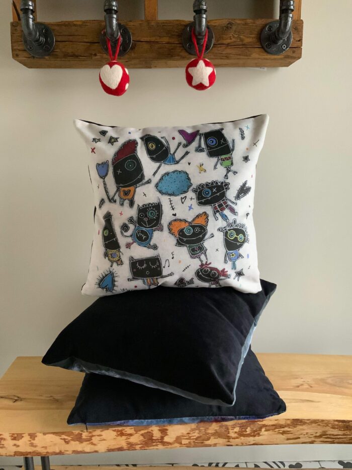 Coussin Julie Miville* Les Affreux